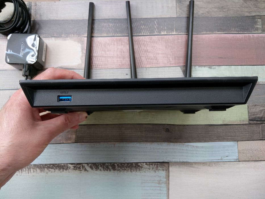 Router Asus RT-AC66U