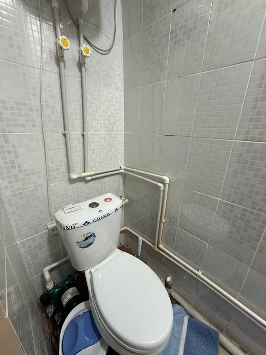 Arzon boldi 3 xonali yashashga tayyor kvartira sotuladi