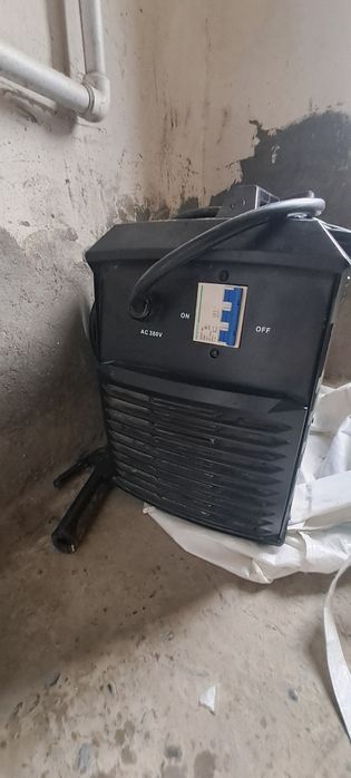 Svarka apparat kafolati bilan srochniy sotiladi