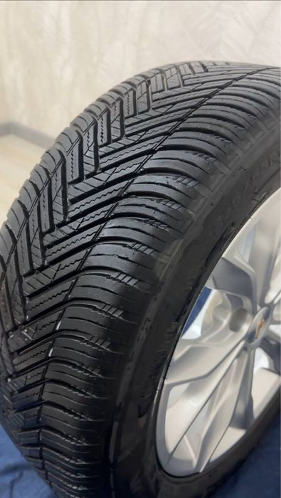 Продаю диски с резиной,  диски орегинал GM