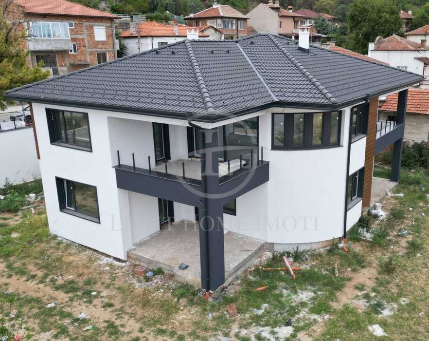 Продава се Къща в с. Първенец, Област Пловдив - 450 кв.м за 812 €/кв.м - Снимка #2