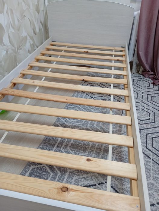 Кровать почти новая