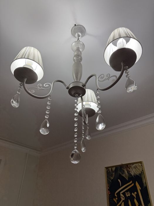 Продам люстру в хорошем состоянии