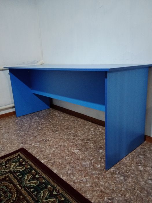 Стол обеденный ,