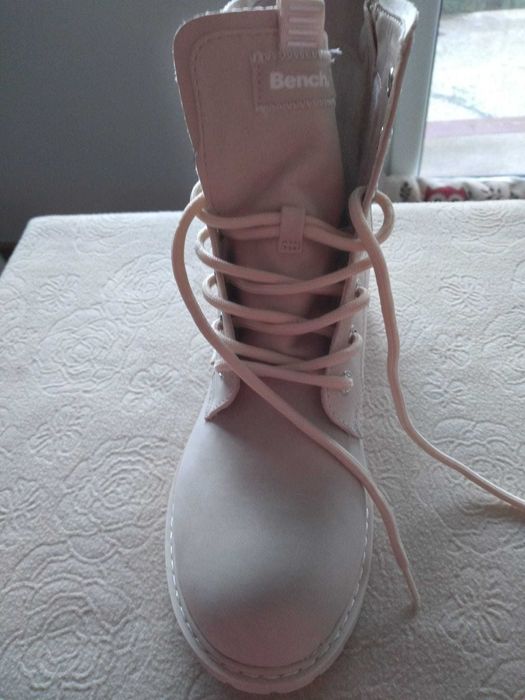 Ghete elegante noi Bench bej, cu talpă groasă