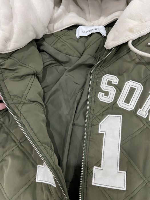 Продам детскую курточку