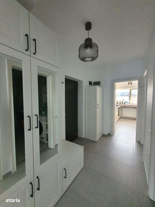 Apartament 3 camere, modern, spatios, mobilat, parcare, zona Tractorul