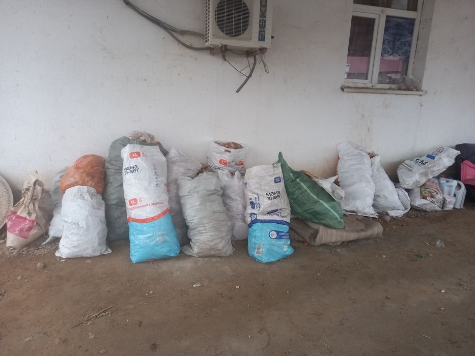 Нан сатылады үлкен мешок