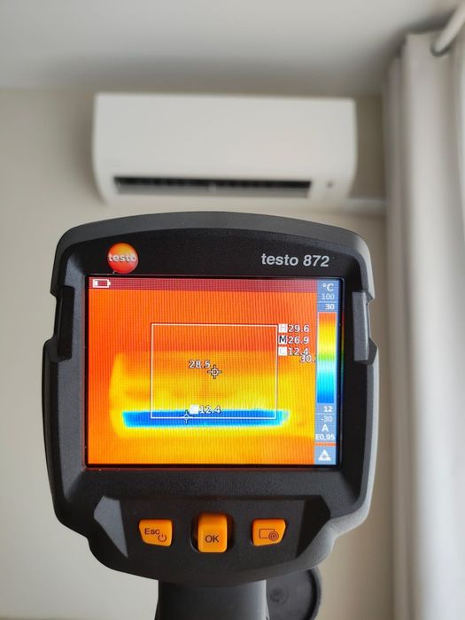 Cameră de termoviziune testo 872s și sondă bluetooth pentru umiditate testo 605i