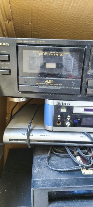 CD player stereo cassette deck radio vido mp3 vhs dv3 music sisstem