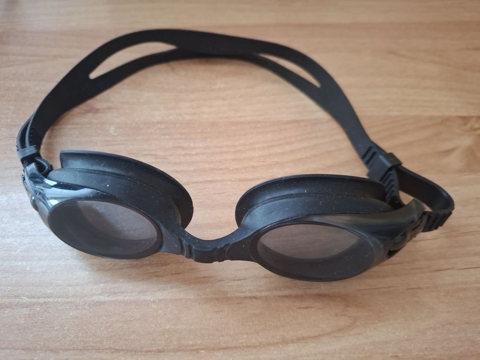 Детски плувни очила различни модели.