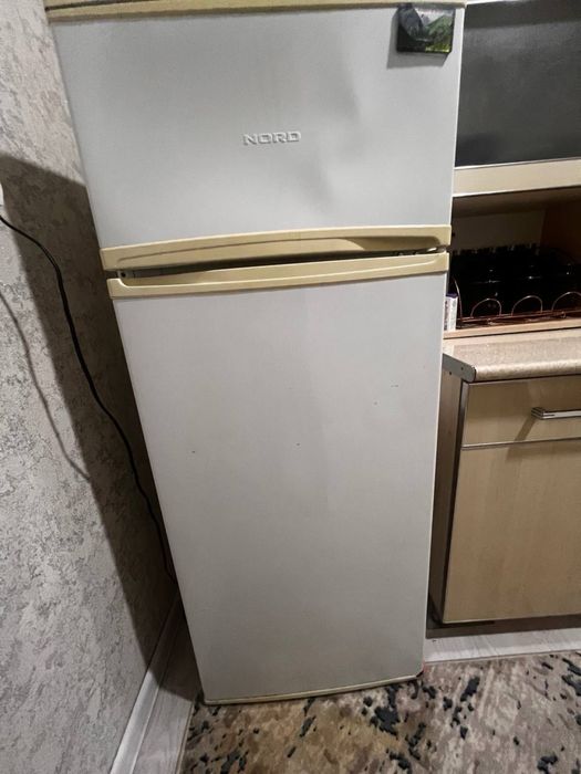 Холодильник сотилади. Xolodilnik