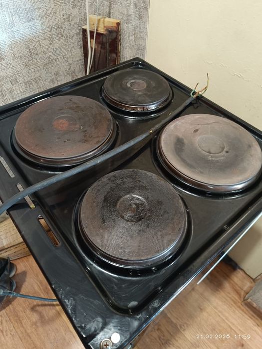 Продам плиту электрическую