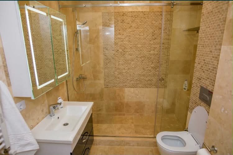 PROPRIETAR - Mamaia central Solid Recidence