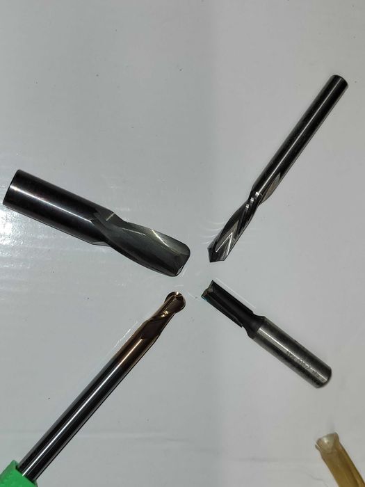 Freze pentru lucrari pe CNC