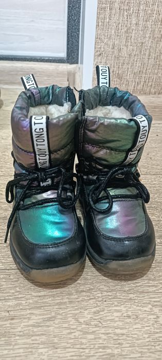 Продам зимние ботинки
