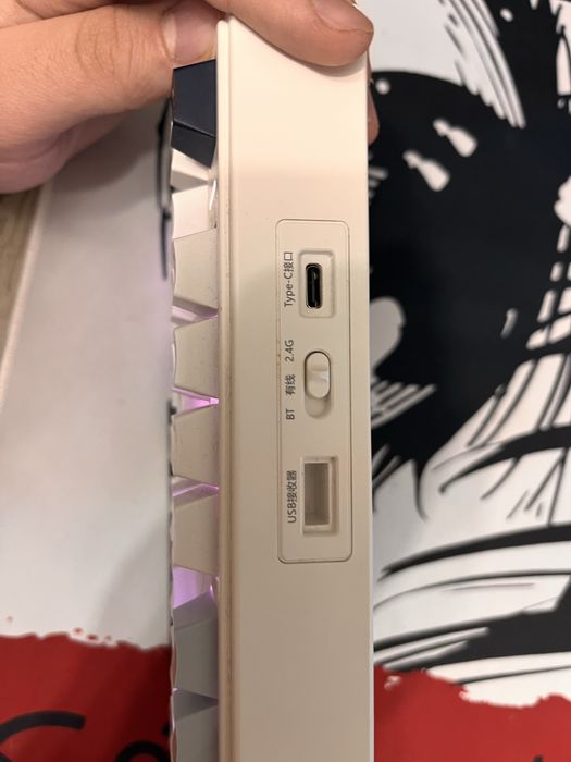 Обменяю клавиатуру aula f75 с кастом кейкапами