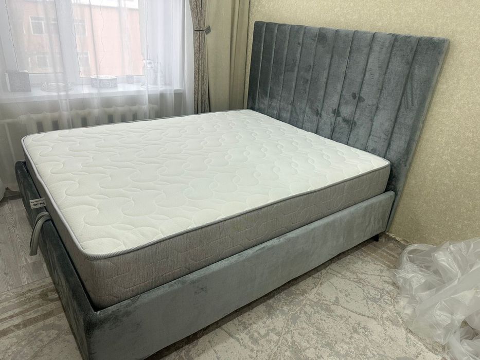 Продам кровать в иделаьном состоянии С подъемным механизмом. 160х200