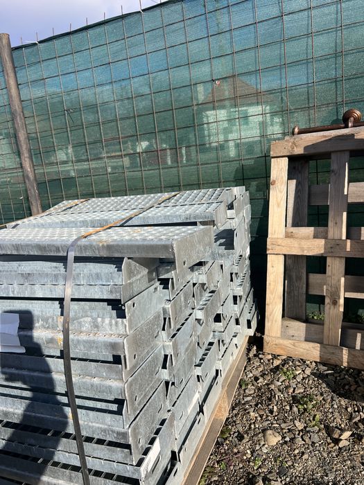 Trepte zincate 80/20