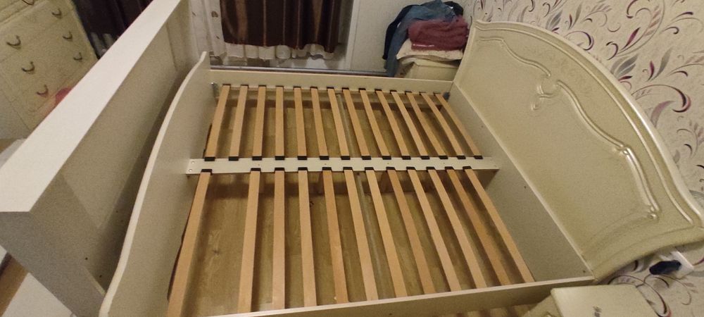 Кровать двуспальная