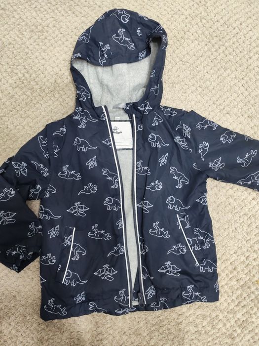 Продам куртку для мальчика весеннюю