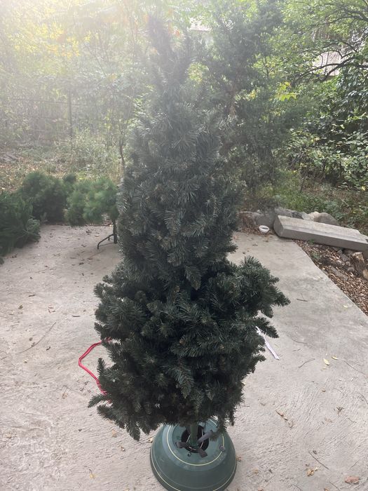 Елки искусственные