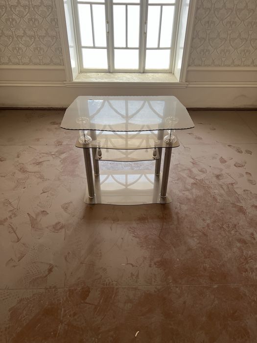 Televizor DVD Kalonkalar uchun patstavka sotiladi