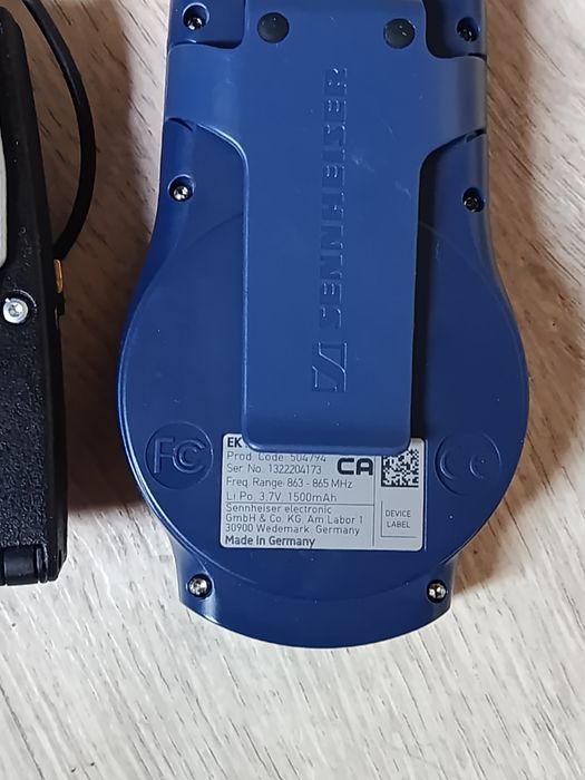 Продам микрофонный передатчик Sennheiser SK 2020-D.