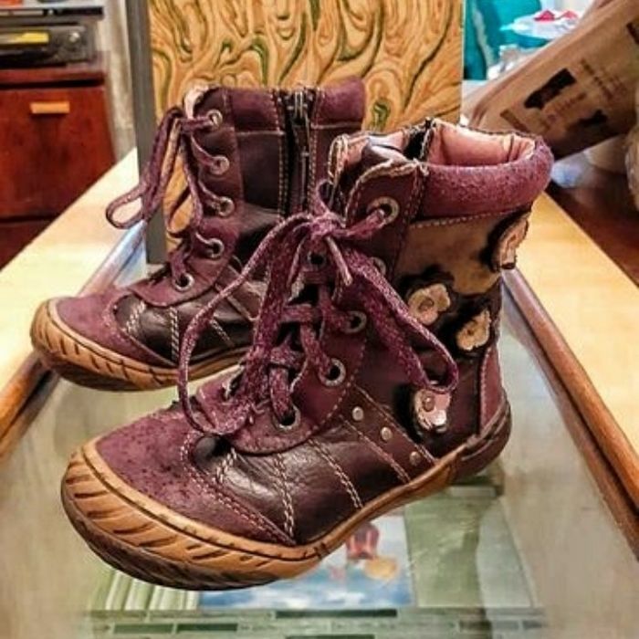 Продаются детские вещи куртка, ботинки, сандади