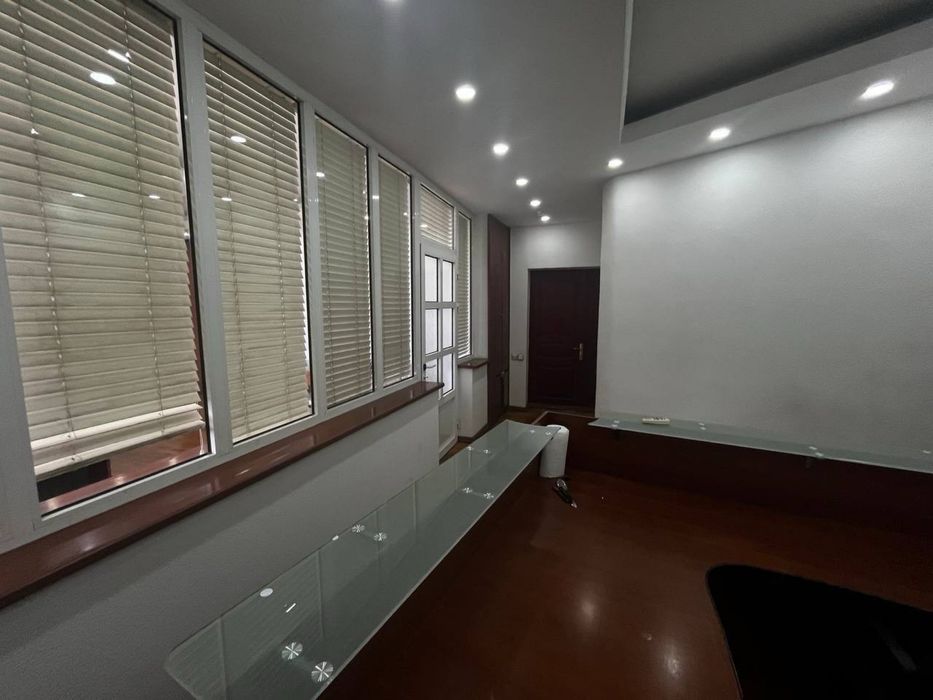 Аренда под офис 2 минут от метро Айбек! 2 комната С Мебелью! 850$