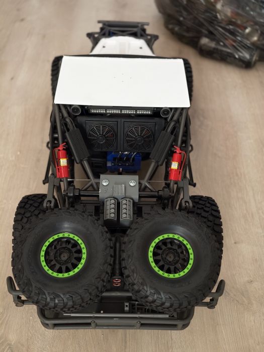 Automodel RC Traxxas UDR