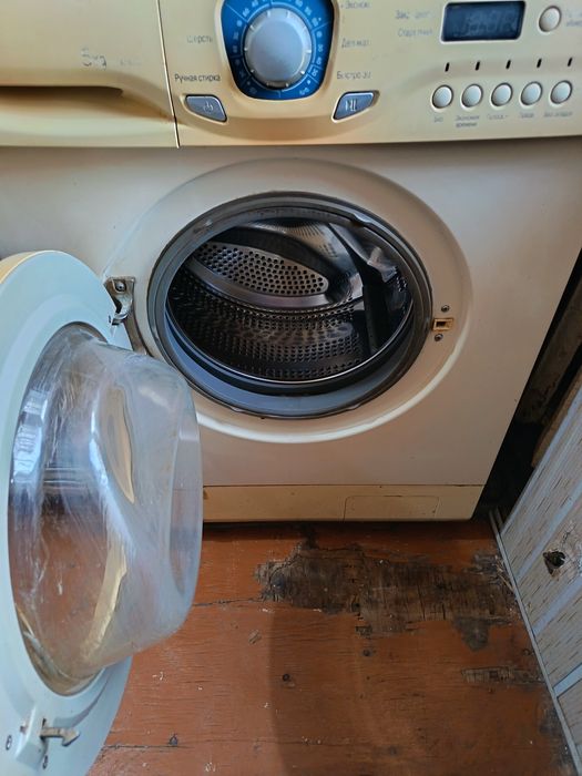Продам стиральную машинку LG