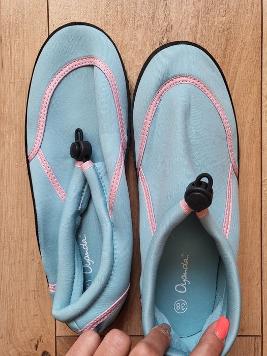 Дамски акваобувки