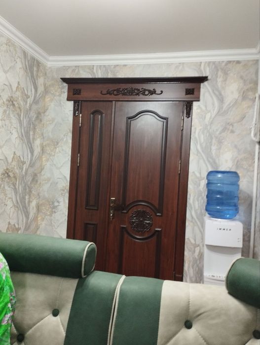 Урганч ш. марказида  2 этажида 4 хонали квартира жихози б/н сотилади