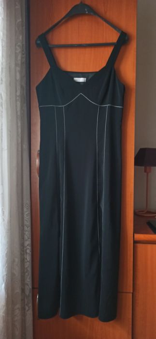 Rochie neagra lunga 1,30,piept 90 ,L