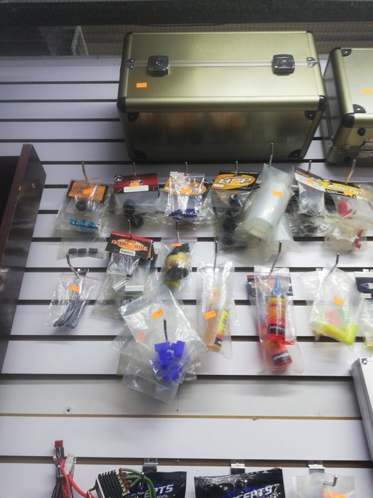 Запасные части для игрушек, радиоуправляемых моделей