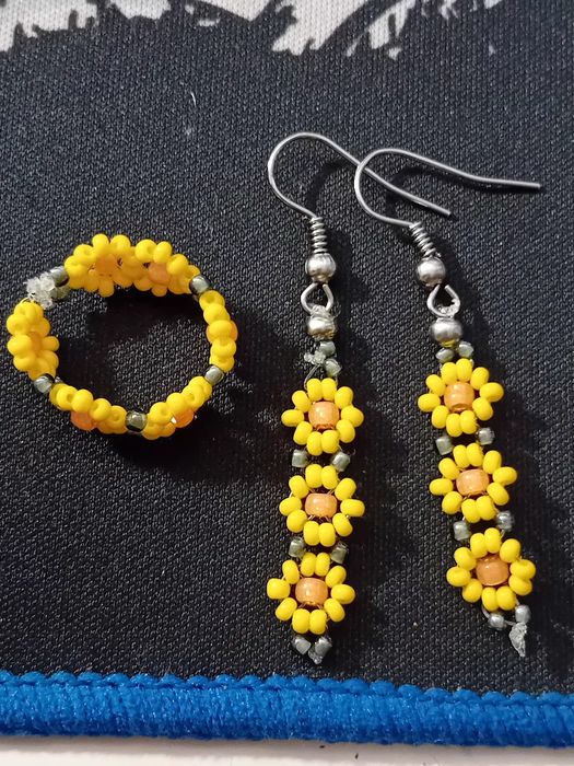 Обици от морски щипки и стъклени синци