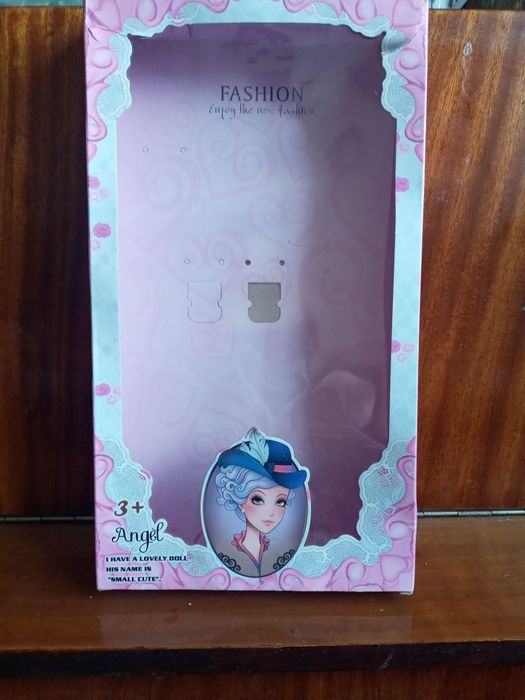 Продам куклу почти новая