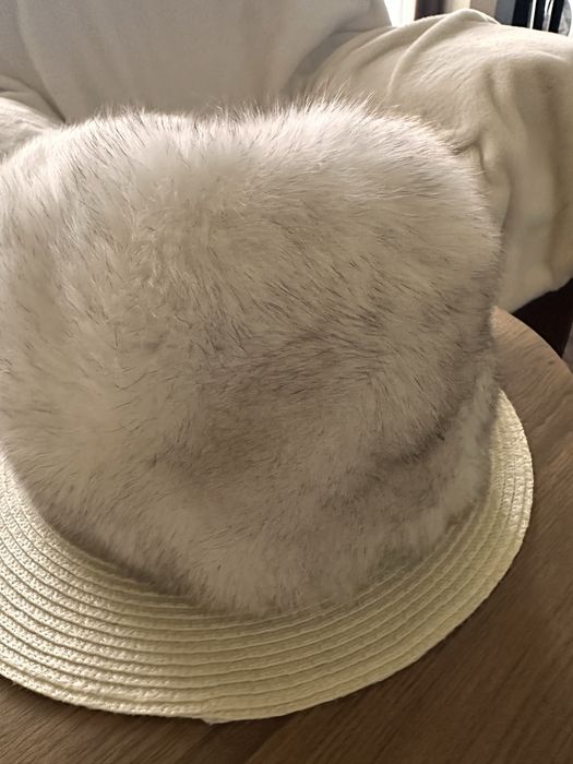 Шапка от естествен косъм-сребърна лисица,без никакви забележки