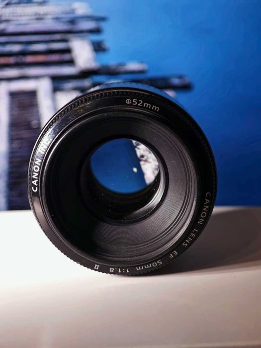 Canon EF 50mm f/1.8 II, 52 mm