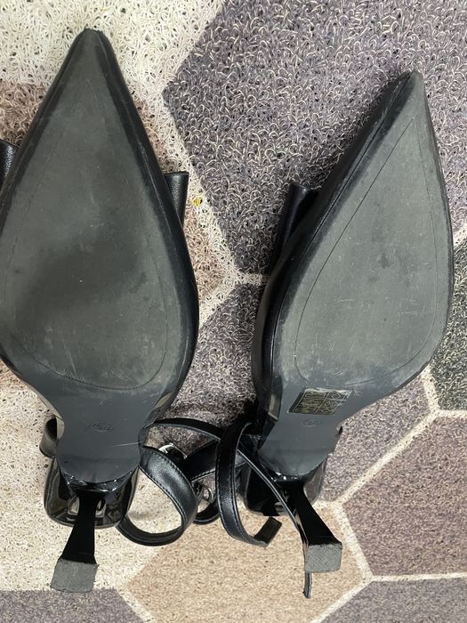 Продам босоножки