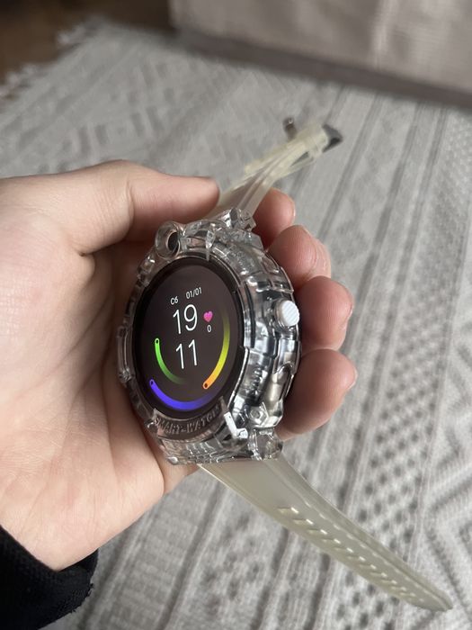 Smart Watch аты жоқ жақсы істеит………………………………………………………………………………………………..