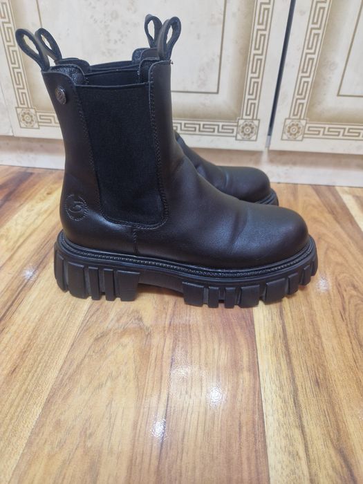 Ghete Benvenutti masura 39 la doar 35 lei