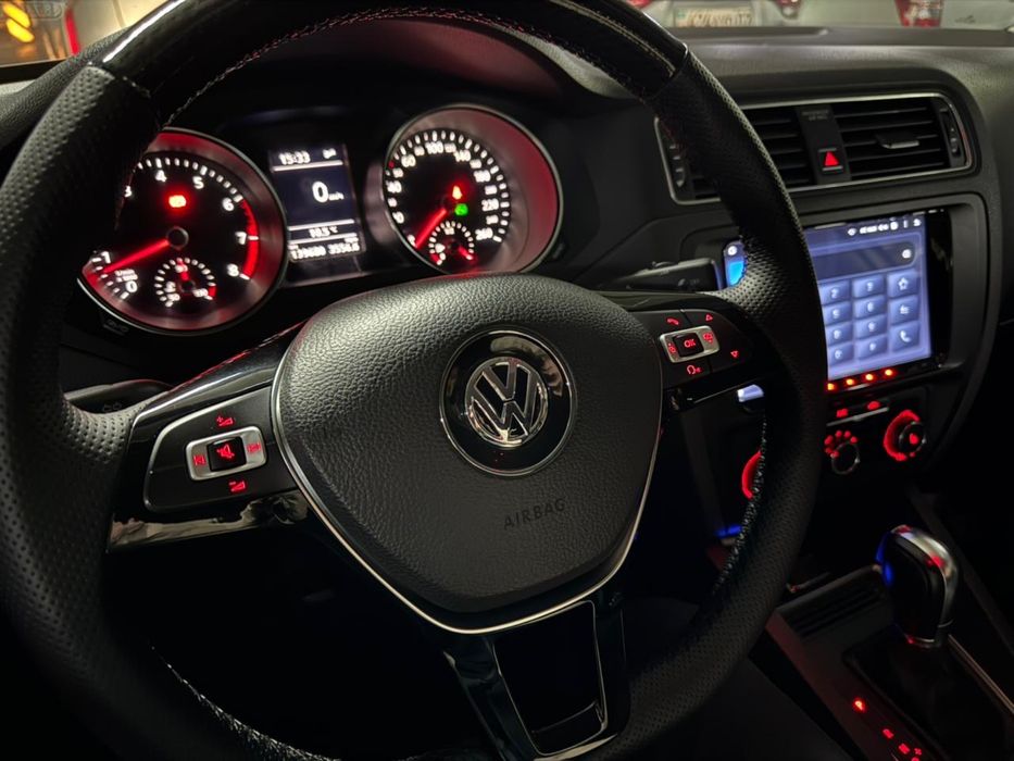 Продаю машину Volswageb Jetta 2018