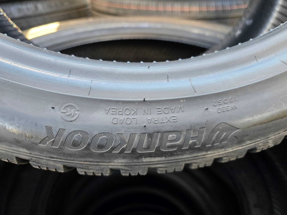 2бр Зимни гуми 245 40 19 - Hankook - DOT 2022