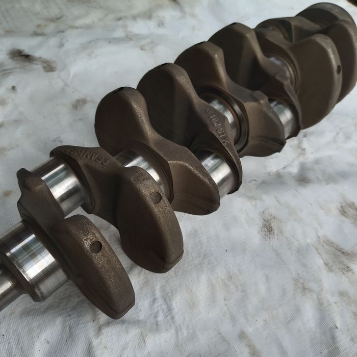 Коленвал на w 124, 102