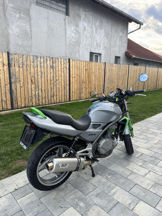 Motocicleta Kawasaki Er 5N