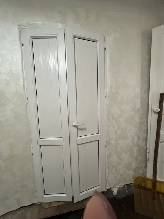 Продам пластиковые двери