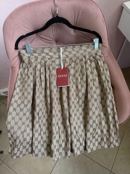 Дамска пола на Guc_i