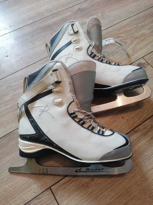 Patine marime 38